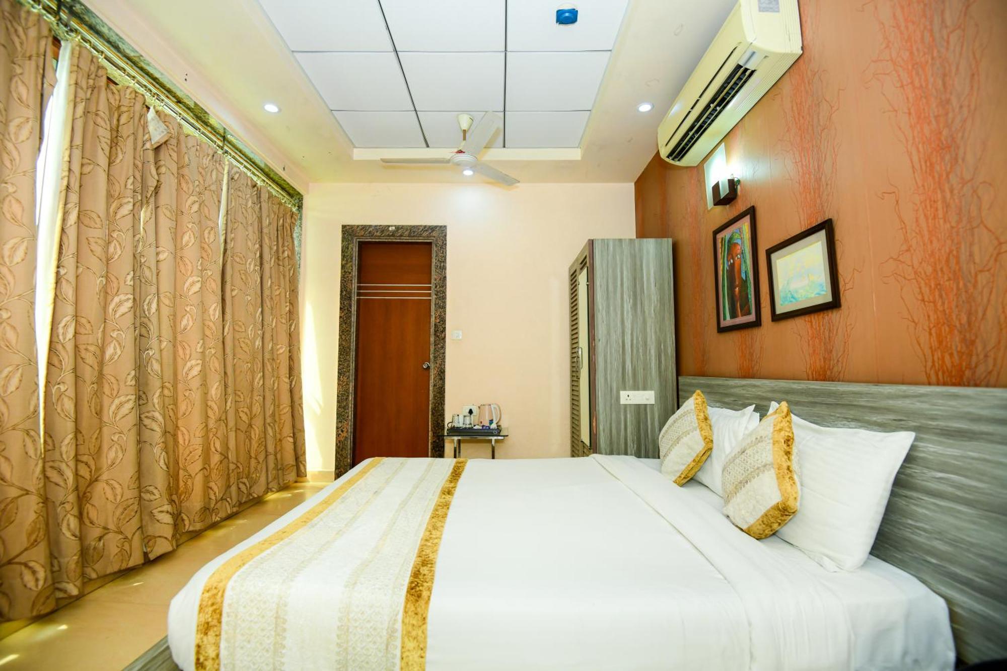 Hotel Lake View Grand Лакхнау Экстерьер фото